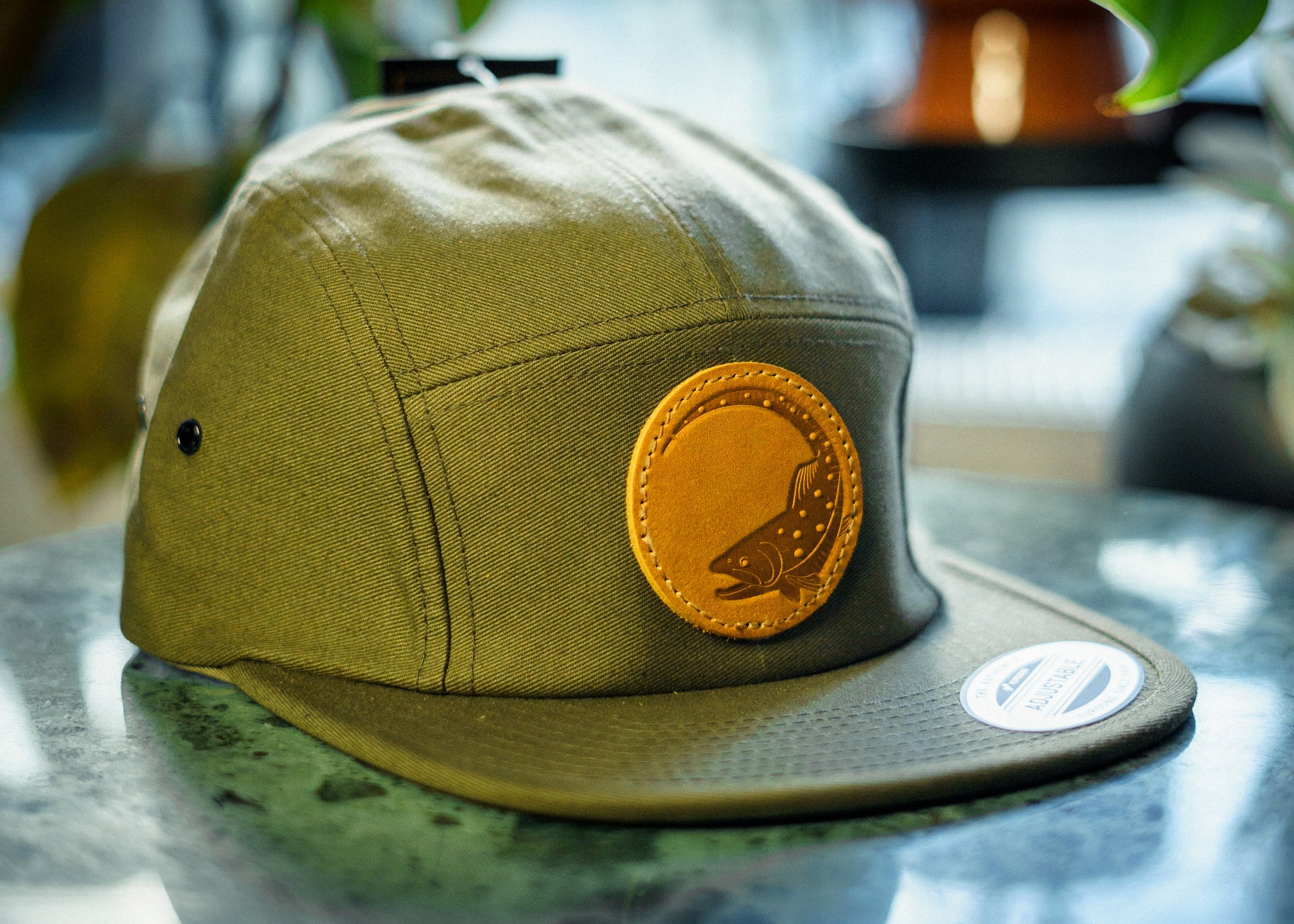Nokamüts jõeforelliga (5-panel)